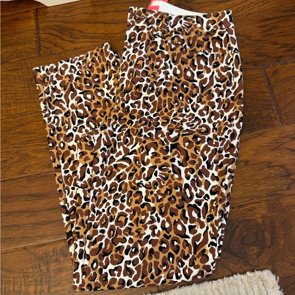 NWT smoke free home, Lilly Pulitzer size 10 Kelly  stretch pants